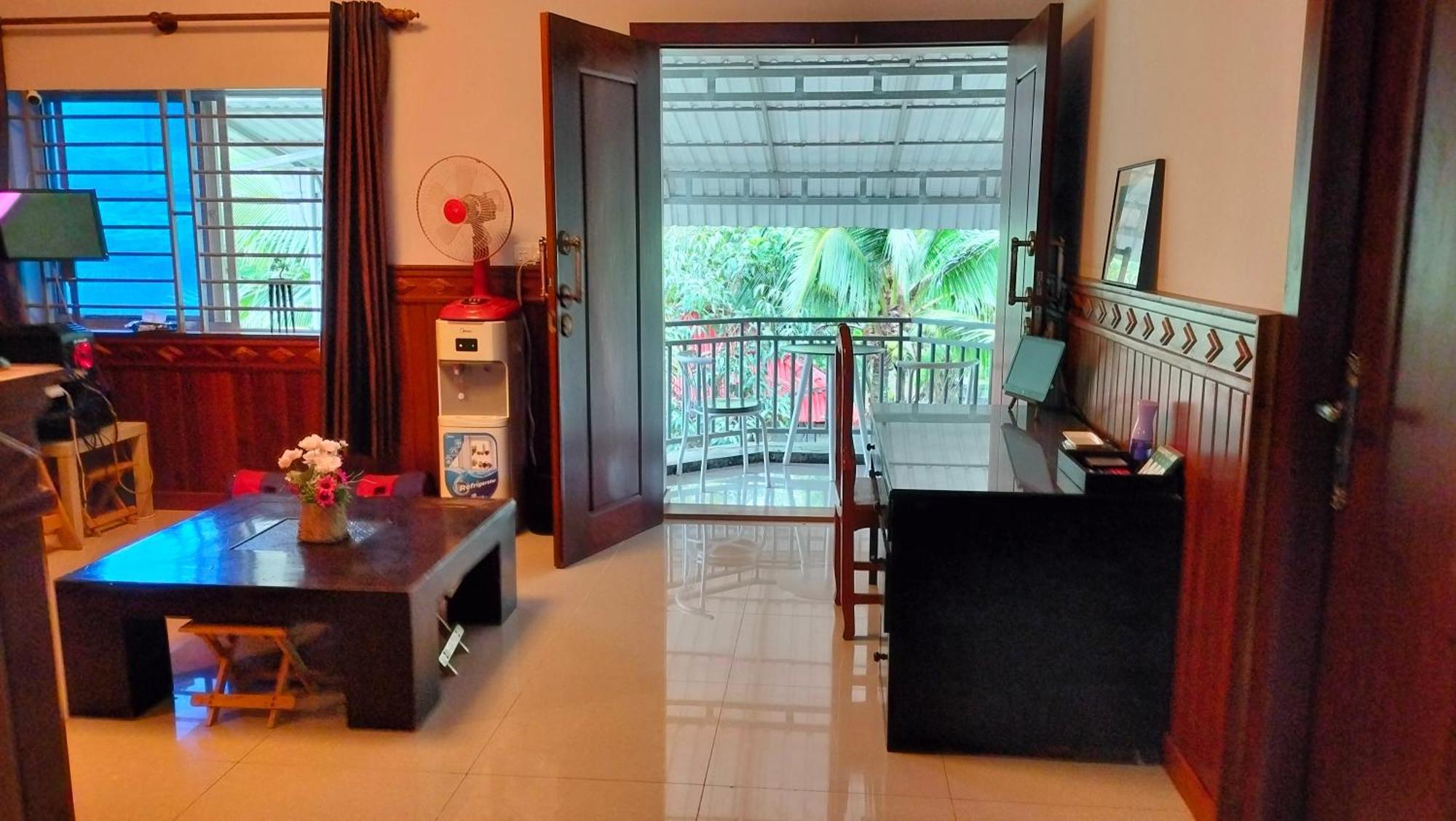 La Maison De Soriya - Work & Stay Kampot Exterior foto